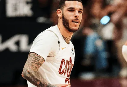 app下载-鲍尔全场3投0中，三分2中0没有得分贡献3篮板1助攻1抢断