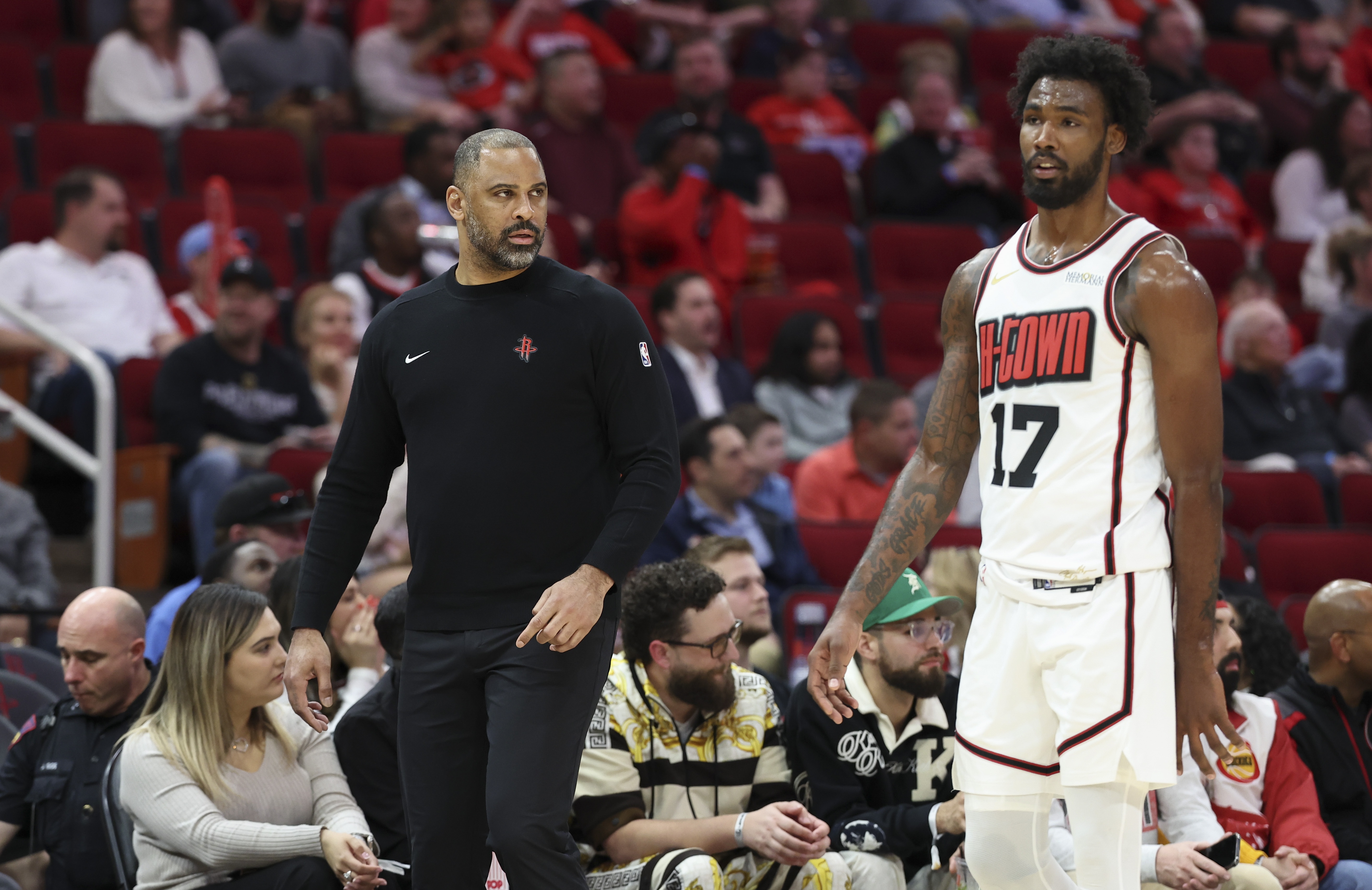 app下载-乌度卡谈4防守人怪阵：这确实改变了比赛 希望用换防打出强硬表现