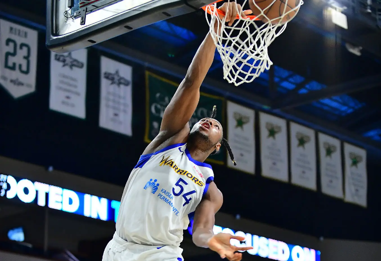 略显平淡了一些，前马刺内线在勇士二队需要打出更高的统治力？