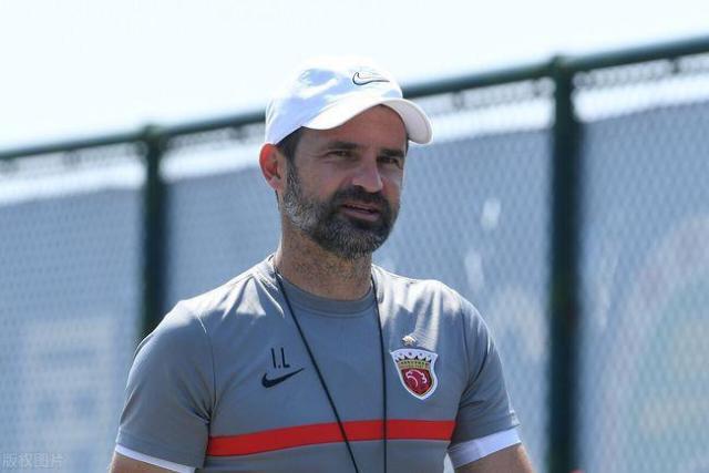 视频直播-莱科降速迎接上海德比 重视体能问题调整训练节奏